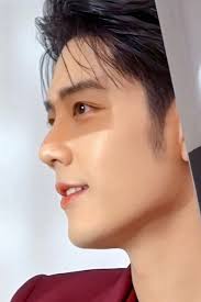 He made __ few mistakes. 🅐 a 🅑︎ an 🅒︎ the 🅓︎ no article