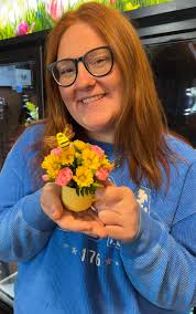 Riley says her micro mug arrangements are "bussin" whatever that means....?  😁