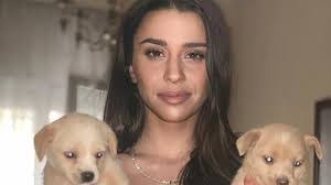 Lacy Moran's Instagram, Twitter & Facebook