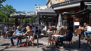 Los vecinos de las zonas afectadas salen a las calles a protestar contra las medidas. Propietarios De Restaurantes Protestaron En Francia Por Nuevas Medidas Contra La Covid 19