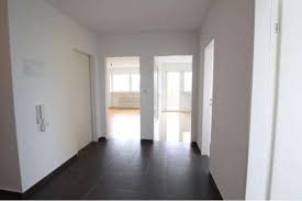 Exklusive 3 zimmer wohnung mit südbalkon in ruhiger lage neuer, hochwertiger vinyl boden in allen wohnräumen fliesen in holzoptik in küche und bad sanitäreinrichtung im bad neu keller, stellplatz und tg stellplatz 1050 euro kalt. Fs2sfhoy Wi3km