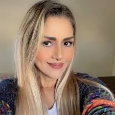 Ir a 'Terapia' debería ser canasta básica. No se ustedes pero yo me siento  como un borrego percudido y saliendo de terapia soy un borrego que rechina  de limpio 🤣