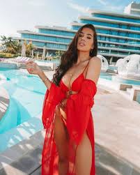 13 Pretty Perfect Pool Party Outfit Ideas Hello Bombshell