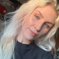 Anna Gibbs (@itsmeannag_)