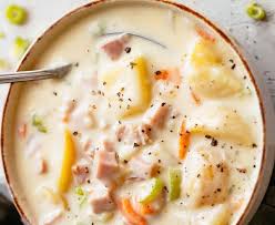 Recette Soupe Delicieusement Cremeuse Au Jambon Et Aux Pommes De Terre Recipe In 2020 Food Chowder Soup