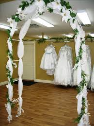 Decorating your wedding arch is an easy way to add a personal and romantic touch to your ceremony. Cheap Yet Gorgeous Wedding Arch Ideas Budgeted Wedding