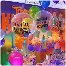 Balloon animals and balloon decorations. Pretty Theme Event Planner 2014