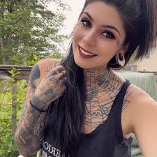 Which is better for pregnancy stretch marks ( sanosane cream or oil) Or  some thing else effective by experience plz?🥹🙏