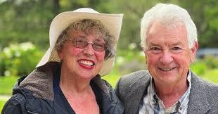 Carolyn Woolston's Instagram, Twitter & Facebook