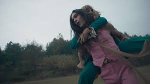 Scritta dai måneskin, vent'anni è una rock ballad cruda e contemporanea che il gruppo dedica alla propria generazione con un messaggio carico di libertà, unito al desiderio di essere. Maneskin Vent Anni Marco Marangoni
