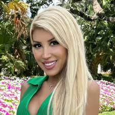 Reward and Recognition remains a key driver, no matter what you do and how  successful you become! Love this sun kissed picture of Doug and Leslie  Barron enjoying quality time in Hawaii