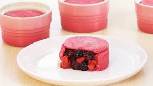 Quoi de mieux pour fêter l'été qu'un dessert aux fruits ? Recette De Poudings D Ete Aux Fruits Rouges Zeste