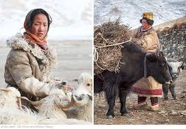 The costume is worn around the waist and the neck with a designer and colored sash known as 'skerag'. Traditional Dresses Of Ladakh Ju Leh Adventure