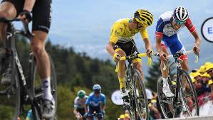 Conscient de ses capacités, alaphilippe est devenu l'un des meilleurs se tourner vers la haute montagne et les longs cols du tour de france lui demanderait un entraînement différent, pour résister en montagne. Tour De France Richard Virenque Si Julian Alaphilippe Passe Le Chrono Avec Le Maillot Jaune