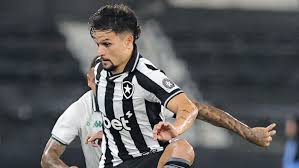 Pedido de cláusula de saída para o Catar ‘murcha’ São Paulo na busca por Artur, do Botafogo