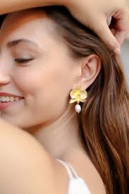 White Pearl Orchid Earring