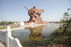 And though for us westerners guan yu is commonly known as a war god, chinese mythology celebrates a whole spectrum of his qualities, such as brotherhood and loyalty. Omg Incredible 1 320 Ton Statue Of Chinese God Of War 11 Pics Izismile Com