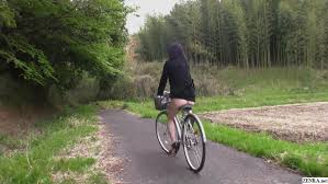 Mature Japanese Outdoor Bottomless Bicycle Riding And Sex - VJAV.com