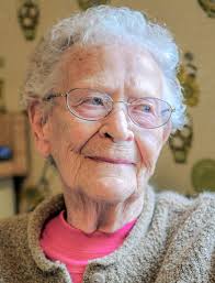 Faye Grigg's Instagram, Twitter & Facebook