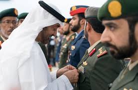 وزير الخارجية الأردني أيمن الصفدي يؤكد في مؤتمر صحفي أن القوات المسلحة ودائرة المخابرات العامة تابعت نشاطات وتحركات للأمير حمزة تستهدف أمن الأردن واستقراره. Ø¨Ø§Ù„ØµÙˆØ± Ù…Ø­Ù…Ø¯ Ø¨Ù† Ø²Ø§ÙŠØ¯ ÙŠÙ‚Ù„Ø¯ Ø¹Ø¯Ø¯Ø§ Ù…Ù† Ø£Ø¨Ø·Ø§Ù„ Ø§Ù„Ù‚ÙˆØ§Øª Ø§Ù„Ù…Ø³Ù„Ø­Ø© Ø§Ù„Ø¥Ù…Ø§Ø±Ø§ØªÙŠØ© Ø£ÙˆØ³Ù…Ø© Ø§Ù„Ù…Ø¬Ø¯ ÙˆØ§Ù„Ø´Ø¬Ø§Ø¹Ø© Ø§Ø®Ø¨Ø§Ø± Ø§Ù„Ø§Ù…Ø§Ø±Ø§Øª Ø§Ù„Ø¹Ø§Ø¬Ù„Ø©