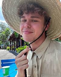 Fred Beyer's Instagram, Twitter & Facebook