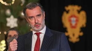 It's centered among many beautiful beaches and great seafood restaurants. Cotrim Figueiredo Nao Se Candidatara A Camara De Lisboa Renascenca