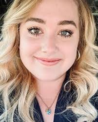 Heather Comer's Instagram, Twitter & Facebook