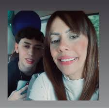 Wao!! cuanta Gente linda en ésta página de kq.. me dicen que quieren  boletos del concert de Yandel.... A Ver!! cuantos quieren Boletos..  levanten laa Mano!!