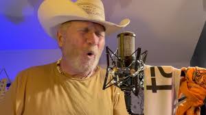 Hello KP. Tonight we have a number from a Canadian Icon, Gordon Lightfoot.  This is “If You Could Read My Mind”. Thanks for listening