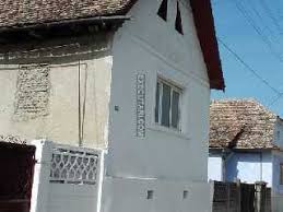 Contractarea unui imprumut bancar vine la pachet cu asumarea mai multor in ceea ce priveste bunurile imobile, pot fi executate silit casele, apartamentele sau terenurile, pentru recuperarea banilor pe care clientul ii. Case Executate Silit In JudeÈ›ul Sibiu