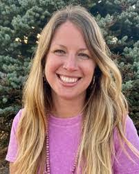 Vicki Vandenburg's Instagram, Twitter & Facebook