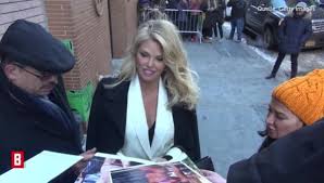 April 11 — june 6, 2010 c. Bo Derek So Himmelt Aiden Aus Sex And The City Seine Freundin An Bunte De