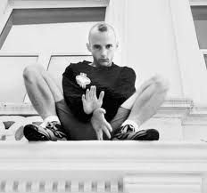 La vacanza inizia a bordo. I Jumped Around Banged On My Keyboard And Yelled Go Moby On His First Top Of The Pops Moby The Guardian