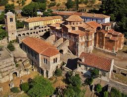 Ο όσιος λουκάς καταγόταν από την νήσο αίγινα που βρίσκεται στον σαρωνικό κόλπο. Greek Orthodox Religious Tourism To Af8arto Skhnwma Toy Osioy Loyka Toy En Steiri