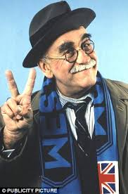 Alf Garnett star Warren Mitchell dies aged 89