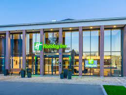 Lovely linda mason has crooner jim hardy head over heels, but suave stepper ted hanover wants her for his new dance partner after femme fatale lila dixon gives him the brush. Holiday Inn Munich Airport Hotel By Ihg