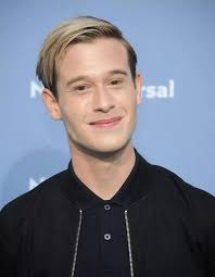 Hollywood Medium Tyler Henry Talks To Rik & Stacy Lee!