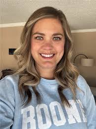 Sarah Earnhardt's Instagram, Twitter & Facebook