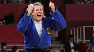 She took bronze at the grand slam in ekaterinburg in 2017 and 2018. F6u2ivatr5qxfm