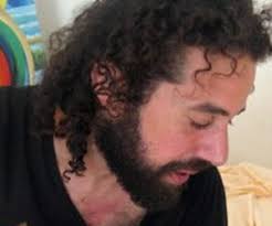 Manotas el hombre que al parecer arrojó a su vecino por un balcón