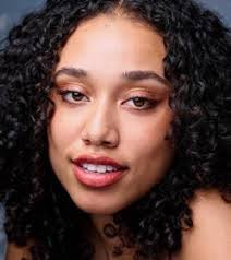 Sally Seiler's Instagram, Twitter & Facebook