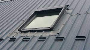 Fenetre De Toit Sur Bac Acier A Lyon Pose Velux Fenetre De Toit Velux Fenetre De Toit