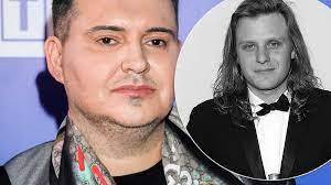 The following 2 files are in this category, out of 2 total. Michal Witkowski Felieton Po Smierci Piotra Wozniaka Staraka