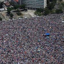 Samstag haben wir den ganzen tag zusammen mit maria und ihrer familie juanes vorbereitet. Havanna Eine Million Kubaner Bei Juanes Konzert Der Spiegel