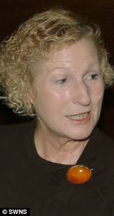 Penny Duff's Instagram, Twitter & Facebook