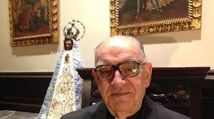 Fallece el sacerdote José Bonet, que donó sangre al Papa Francisco por una  operación de pulmón