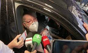 His father was a diplomat, and young jô wanted to follow his father career. Jo Soares E Vacinado Contra A Covid 19 Em Drive Thru De Sp Sao Paulo G1