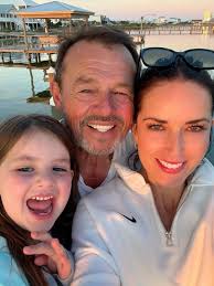 My lunch date, dinner date yesterday and my flu shot with my sugar honey  bumblebee !!! 😍💕 Mama was with us also. 💘 Sambo