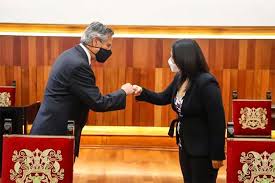 Dionisio romero paoletti, presidente de la corporación financiera más grande de perú, asegura que el dinero entregado a la excandidata keiko fujimori fue para su campaña presidencial de 2011. Presidente Sagasti Recibio A Keiko Fujimori En Palacio De Gobierno