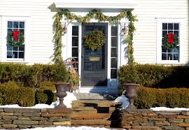 Not only does it bring the charm, but it's festive, which is exactly what you want from having an when it comes to decorating your outdoor space, consider one of these ideas and allow them to be the main focus. 9 Natural Outdoor Christmas Decoration Ideas